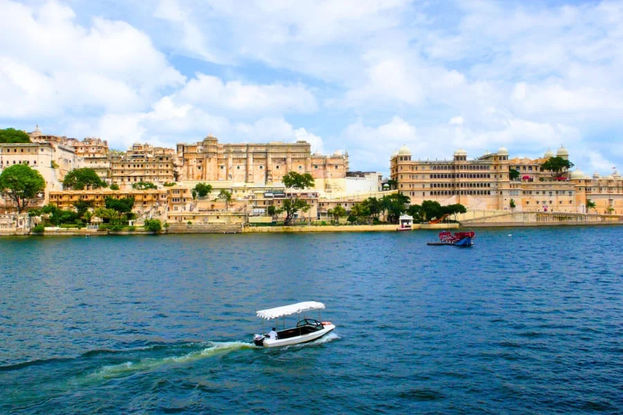 Udaipur One Day Tour by Taxi